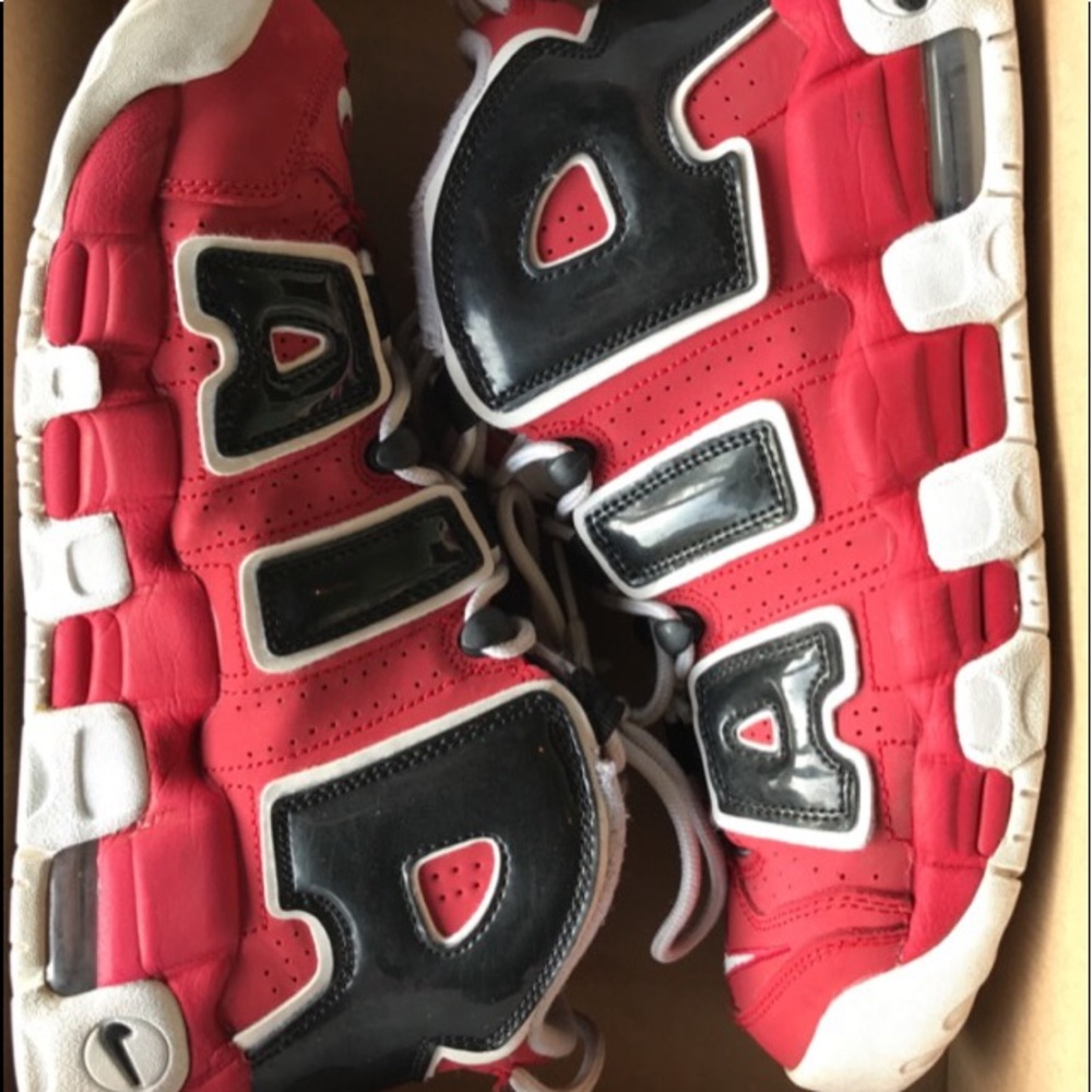Nike uptempo bulls hoops